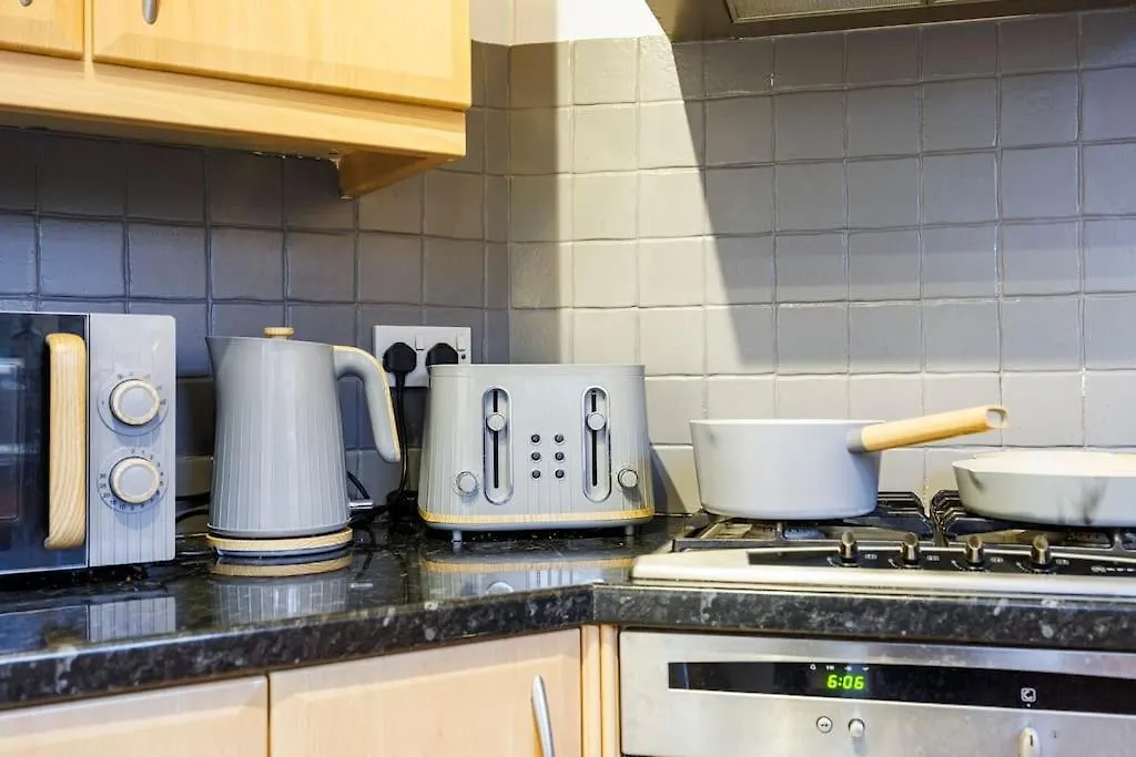 Stylish 3-Bed East London Home Contractors Parking Sleeps 5 Near Excel Londyn Dom wakacyjny