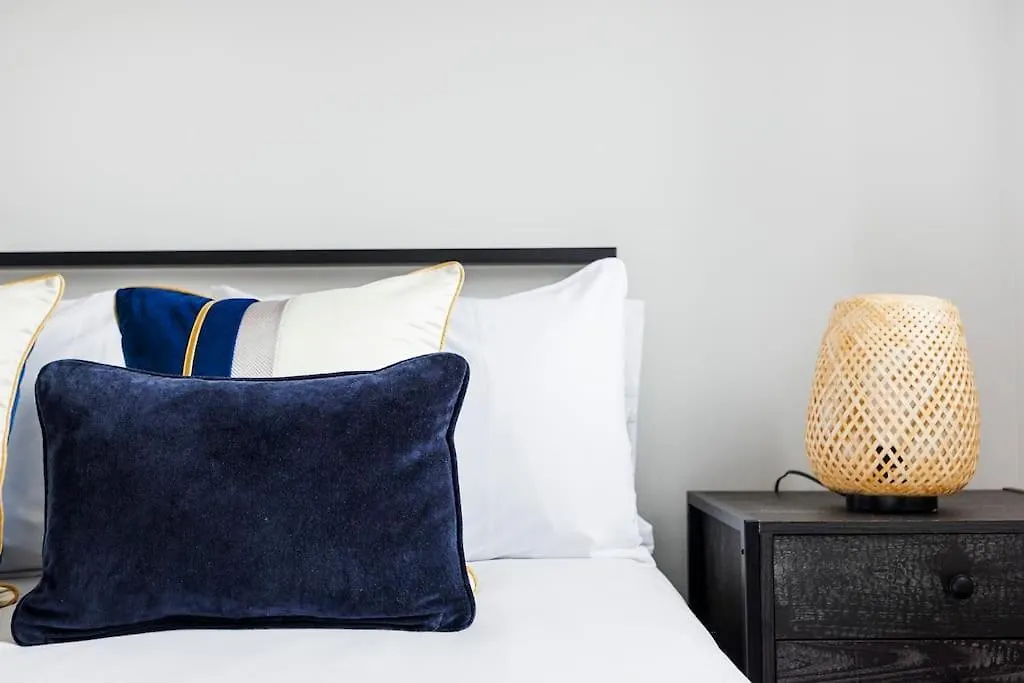 Stylish 3-Bed East London Home Contractors Parking Sleeps 5 Near Excel Londyn